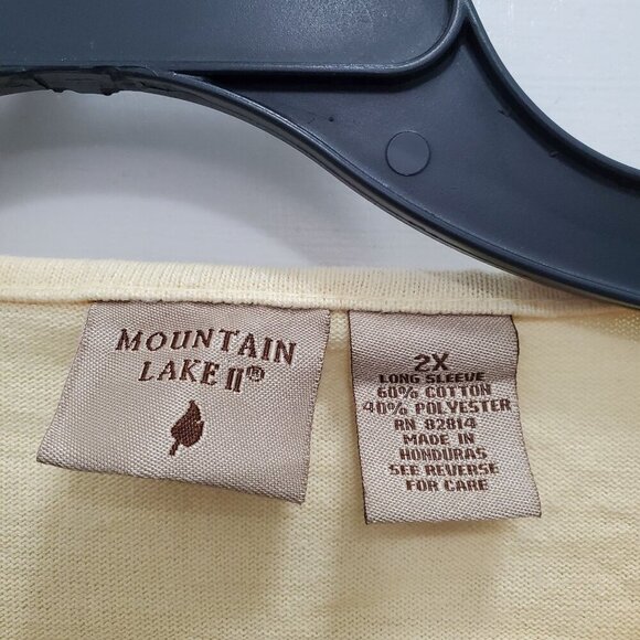 Mountain Lake II Woman's Yellow Blue Stripe Button Shoulder 3/4 Top Plus Size 2X - Picture 4 of 5